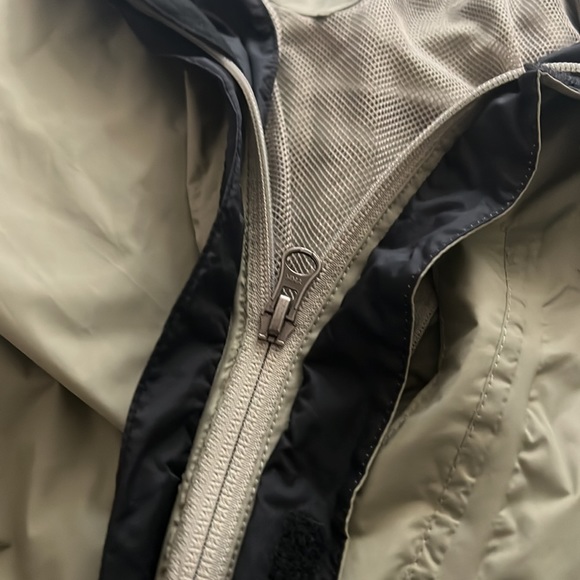 Men’s Acuity windbreaker in XL - Picture 10 of 12